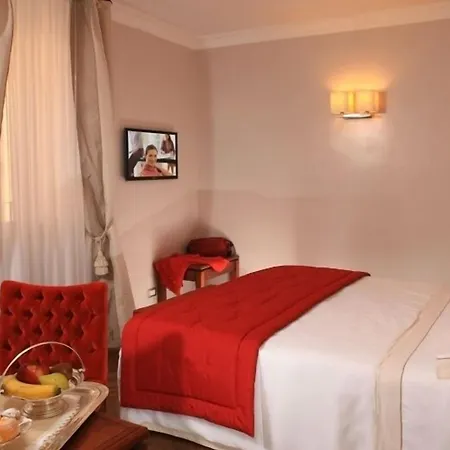 Mozart Hotel 4*