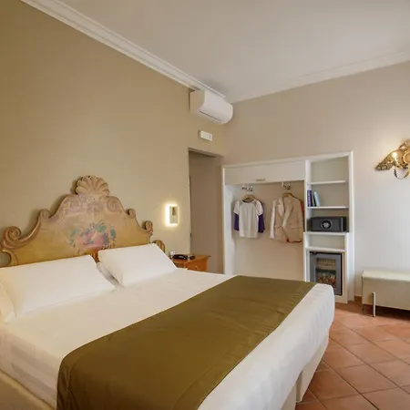 Mozart Hotel 4*